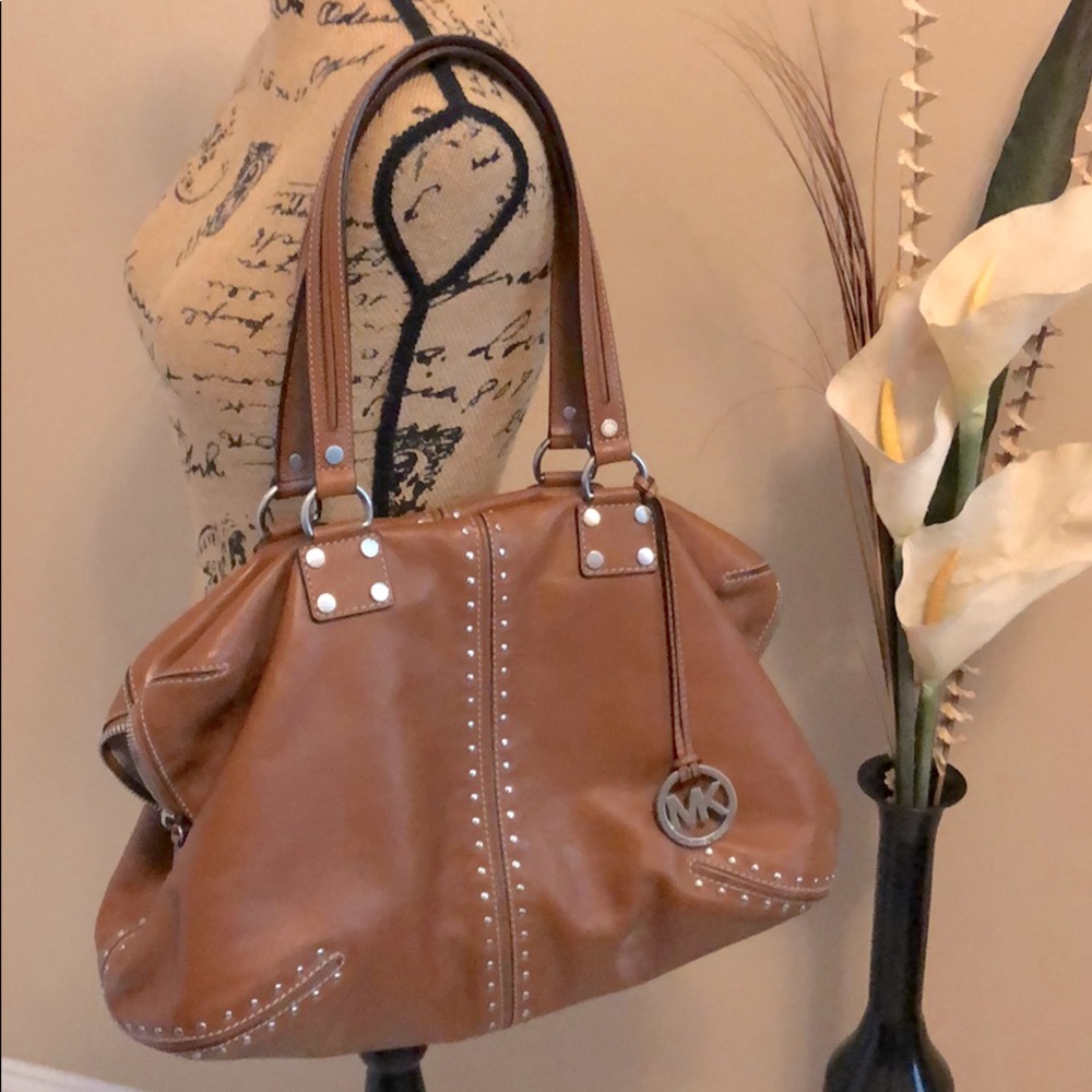 The perfect Fall Michael Kors purse!